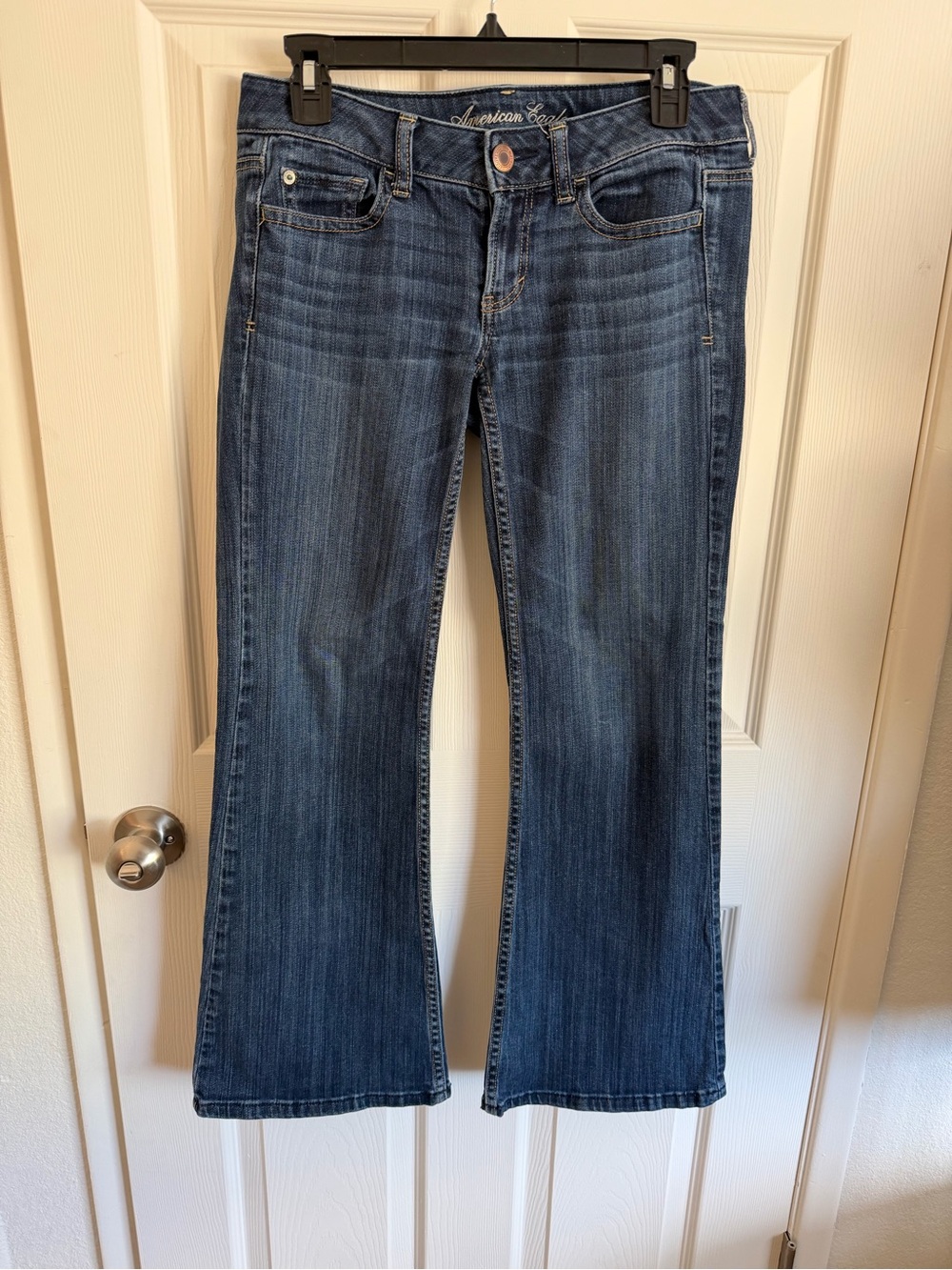 American Eagle Outfitters Women’s Hipster Flare Jeans. Size 2 short.